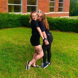 Meet your Posher, Emilie